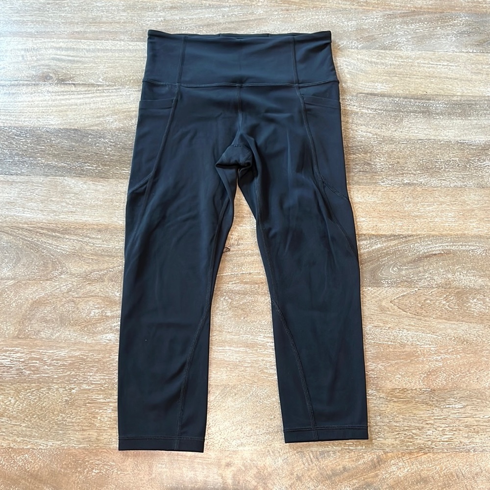 Athleta Black Capri leggings. Size small.